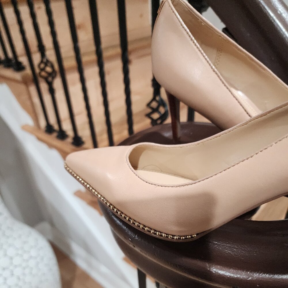 Brand New - COACH Waverly Beadchain Pumps - Nude with Gold Studs - Picture 2 of 7